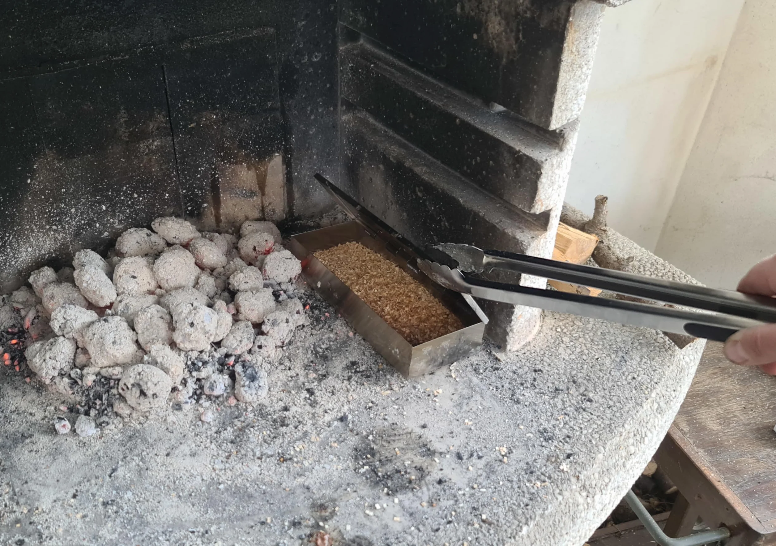 Szczypce do Grilla ze Stali Nierdzewnej z Blokadą, Duże Kuchenne Szczypce do Grillowania, Silikonowy Uchwyt Antypoślizgowy, Łatwe Czyszczenie - długość: 45 cm