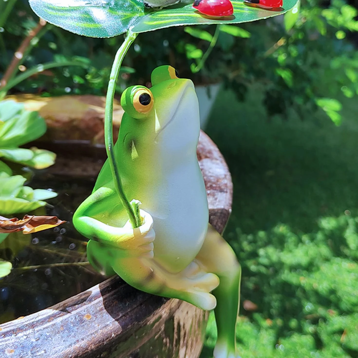 Figurka żaby z żywicy do ogrodu, stawu, na balkon