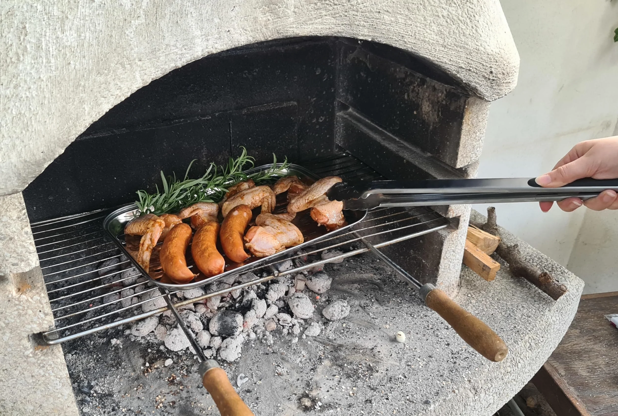 Szczypce do Grilla ze Stali Nierdzewnej z Blokadą, Duże Kuchenne Szczypce do Grillowania, Silikonowy Uchwyt Antypoślizgowy, Łatwe Czyszczenie - długość: 45 cm