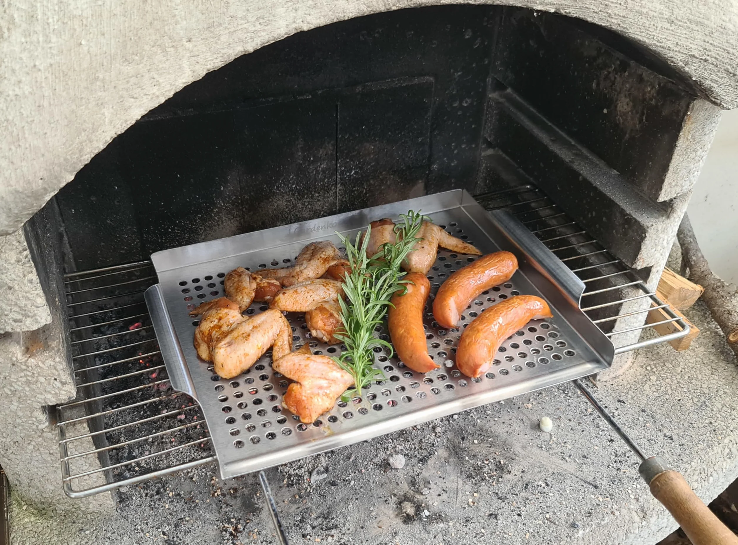 Taca do grilla ze stali nierdzewnej 40x29 cm, Tacka grillowa na warzywa ryby mięso owoce morza, Perforowana płyta z uchwytami do grilla węglowego, wielokrotnego użytku, 0,8 kg