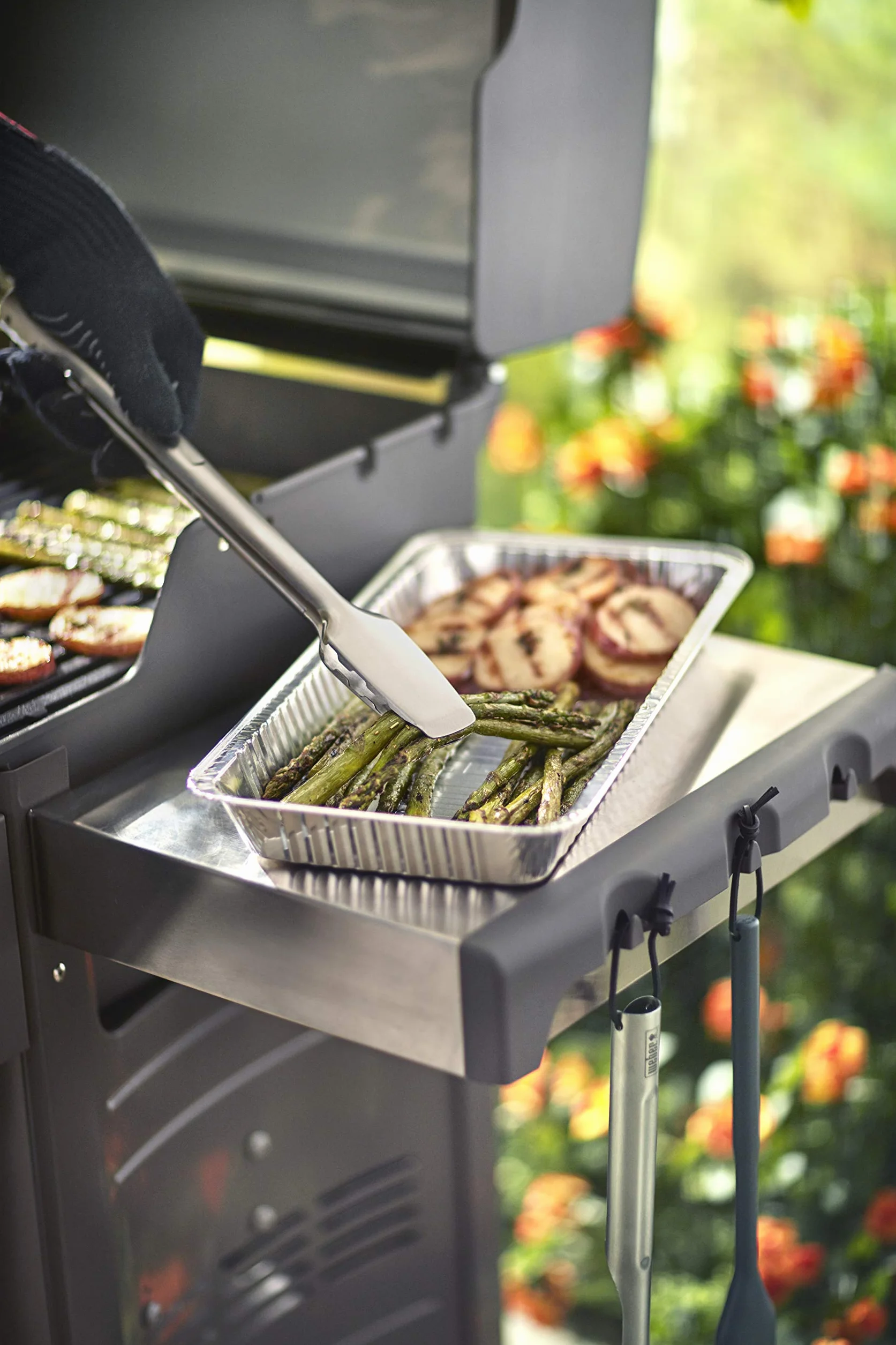 Weber Tacki do Grillowania z Aluminium - Duże (42 x 21 x 4 cm), 5 Szt., do Grili Węglowych o Średnicy Co Najmniej Ø 57cm, Zbierania Soków - Srebrny (6454)