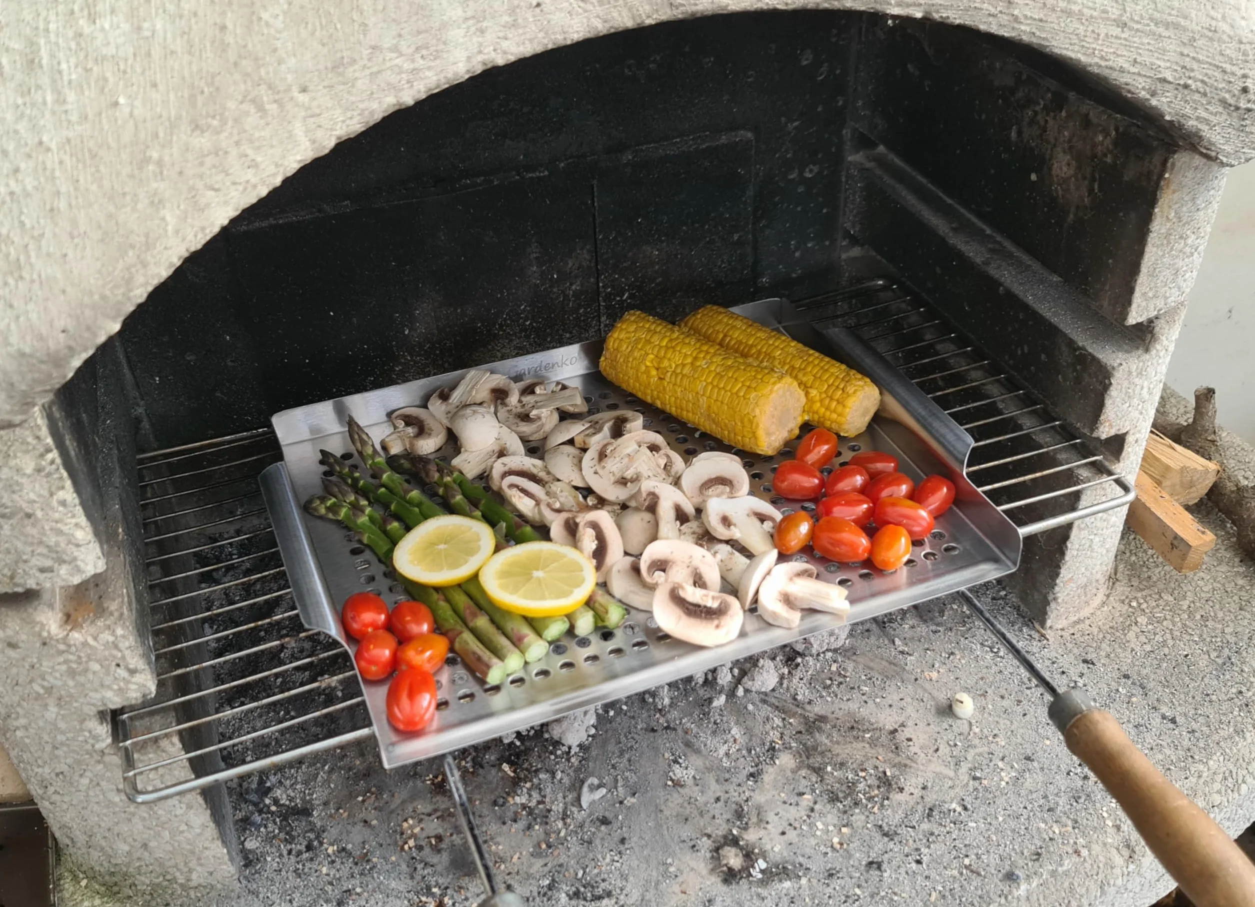 Taca do grilla ze stali nierdzewnej 40x29 cm, Tacka grillowa na warzywa ryby mięso owoce morza, Perforowana płyta z uchwytami do grilla węglowego, wielokrotnego użytku, 0,8 kg