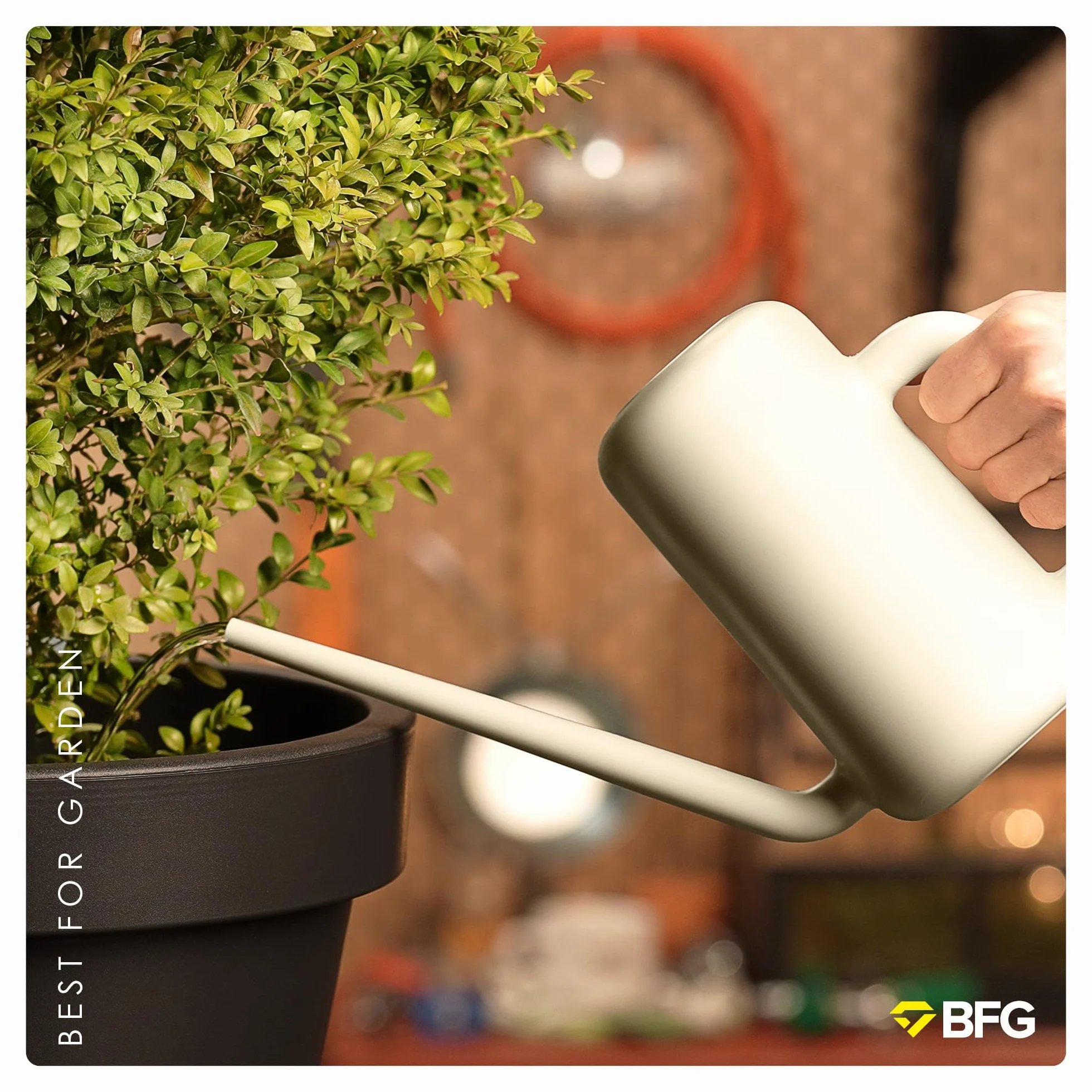 BFG Konewka do Podlewania Roślin Domowych 1,8 l - Wykonana z Plastiku Pochodzącego z Recyklingu - z Długą Wylewką Ułatwiającą Podlewanie (Kość Słoniowa)